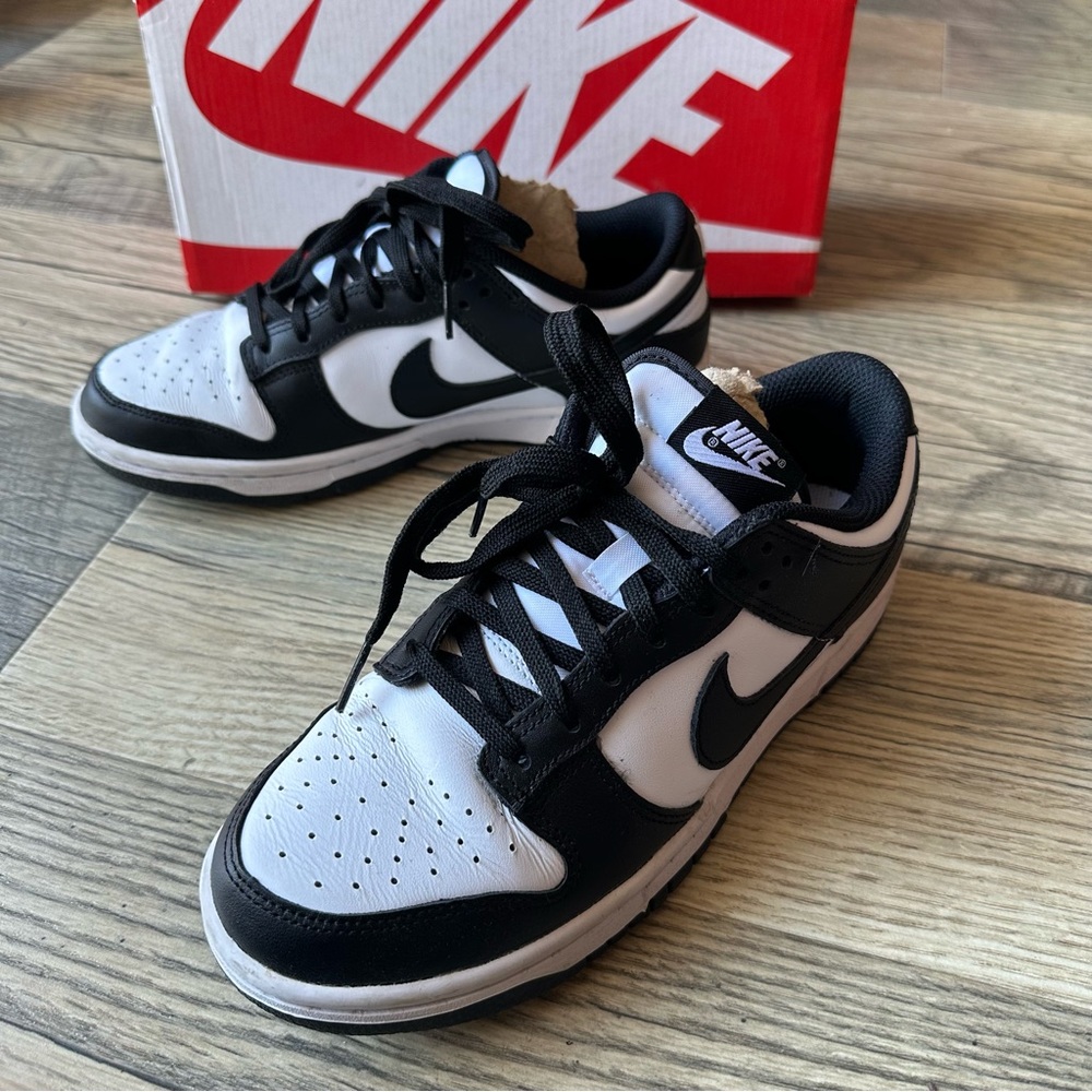 Nike Classic Black and White Low-Tops Pandas